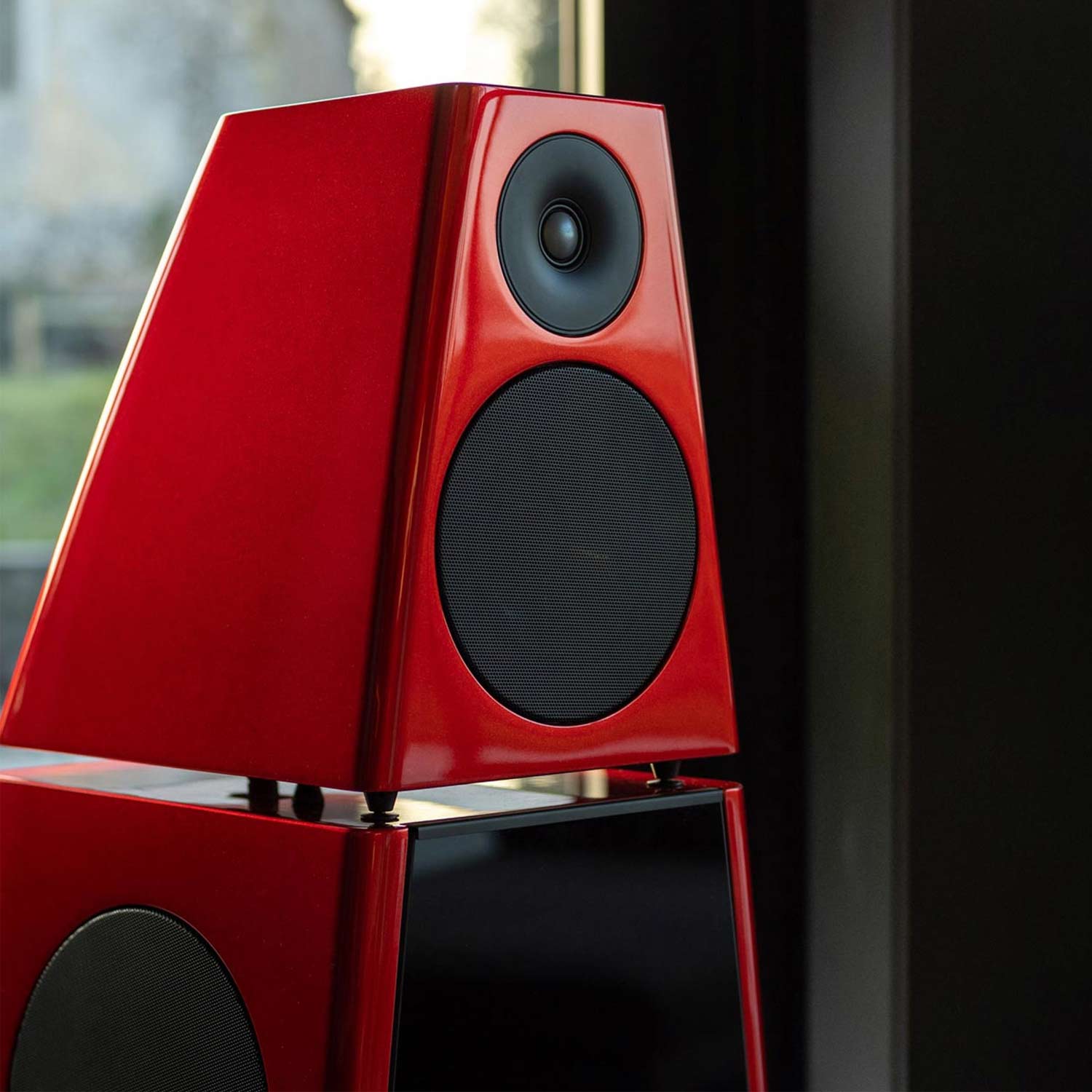 Meridian DSP8000XE Digital Active Loudspeaker – Soundline Audio